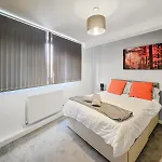 Spacious 4 Bedroom Flat, Perfect For Trade Teams Apartamento