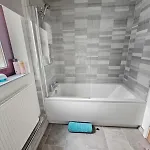 Spacious 4 Bedroom Flat, Perfect For Trade Teams *