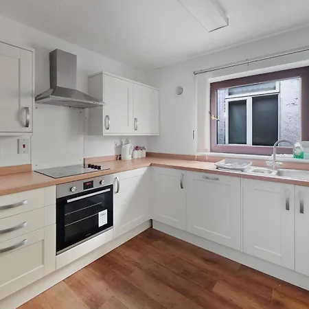 Spacious 4 Bedroom Flat, Perfect For Trade Teams * Μπρίστολ